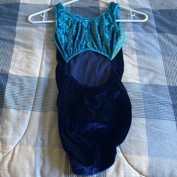 BLUE GYMNASTICS LEOTARD! Size: MEDIUM - Picture 5 of 9